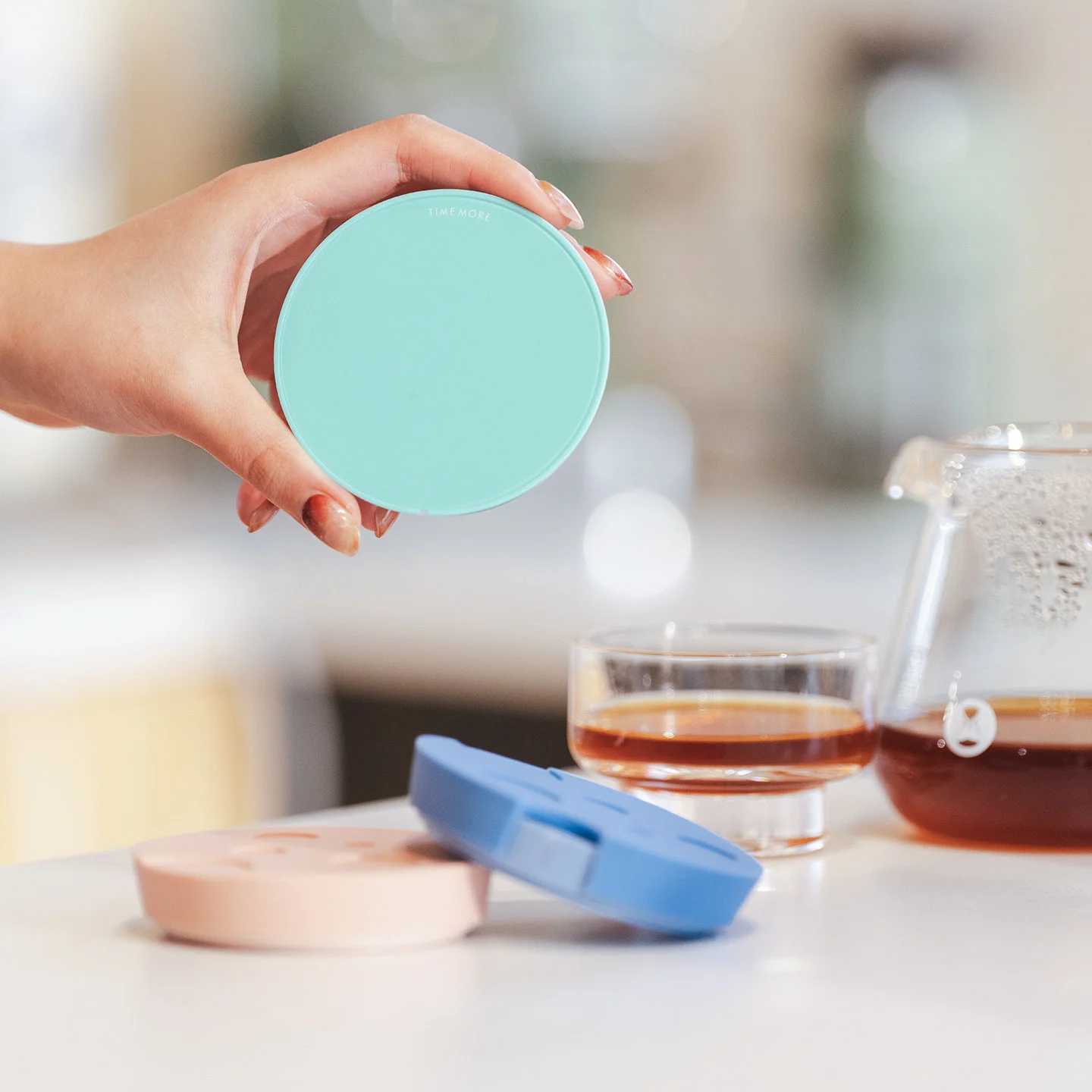 TIMEMORE Black Mirror Dot Coffee Scale 0.2-1200g Digital Coffee Scale Pour-Over & Espresso Scale Screen-Free Bluetooth App