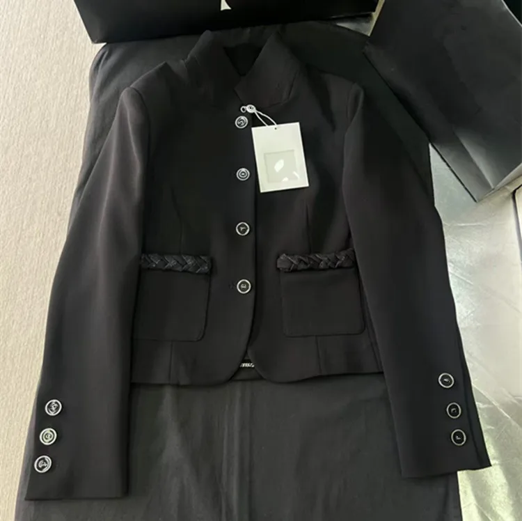 Customization European women's clothing - new styles for summer 2026 Long-sleeved black single-button coat