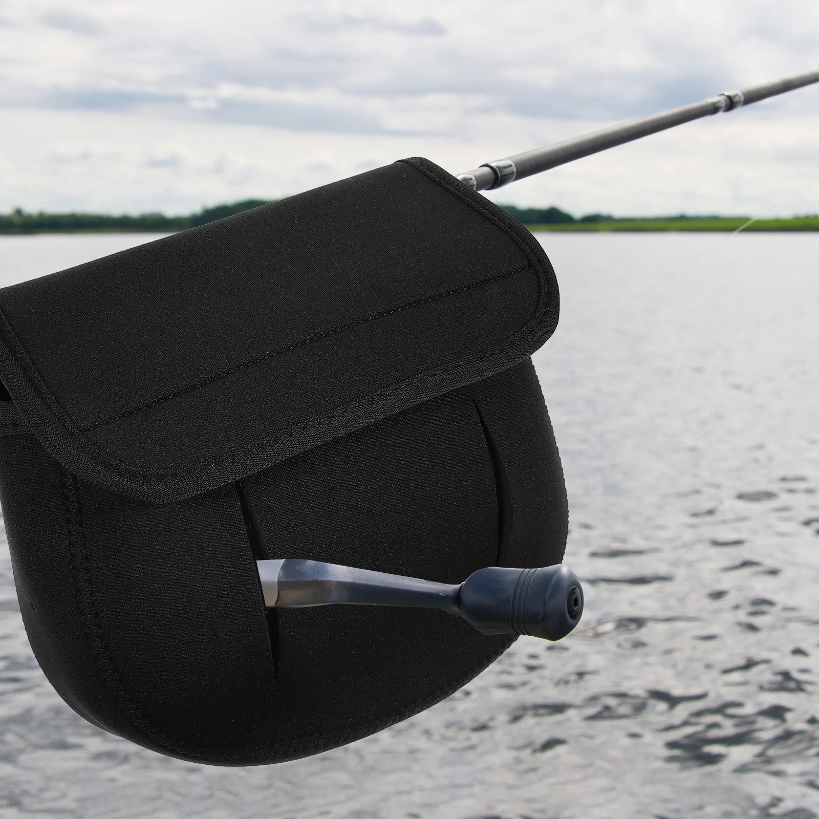 

Fish Protector Sleeve Neoprene Fishing Reel Case Shockproof Storage Bag For Baitcasting Reel Cover Fishing Pouch Outdoor