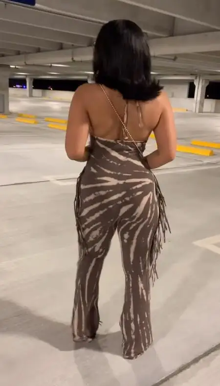 موضة جديدة 2025 مثير عادية أنيقة ومثيرة سليم صالح مطاطا عارية الذراعين هامش طباعة معلقة الرقبة حزام مايكرو متوهج بذلة