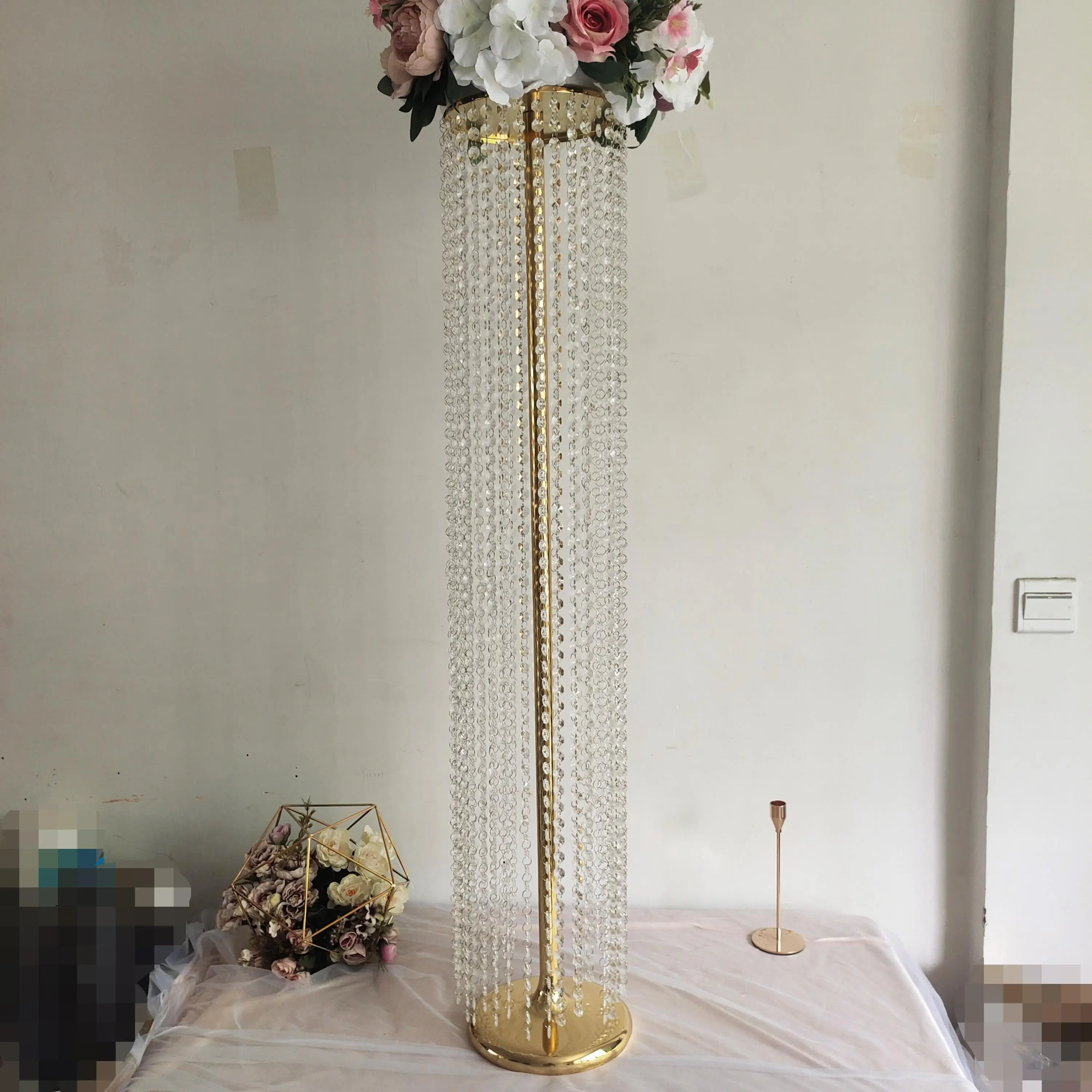 Electroplated Metal Flower Stand Table Center Decoration With Crystal Chains Wedding Decor European Ornamental Vase