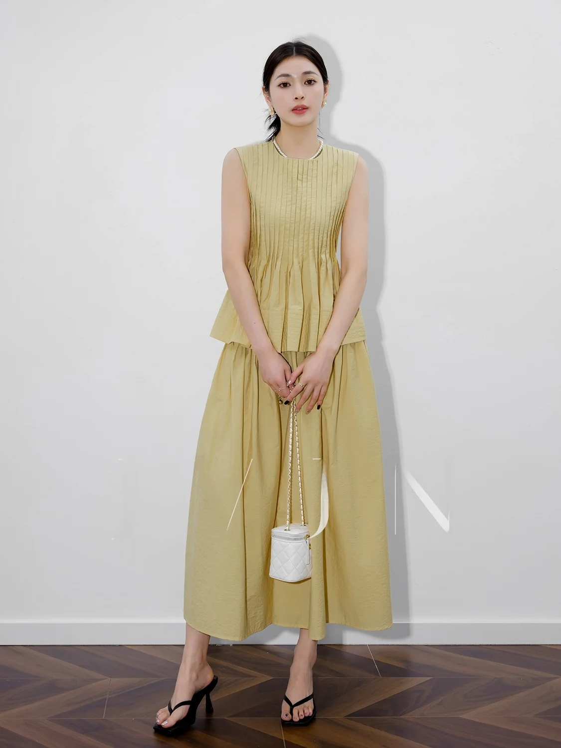 

JVJN Natural Crease High Waist Long Velvet Cotton Sleeveless Flower Bud Top A-Line Skirt Set B Fashionable Women's Ensemble