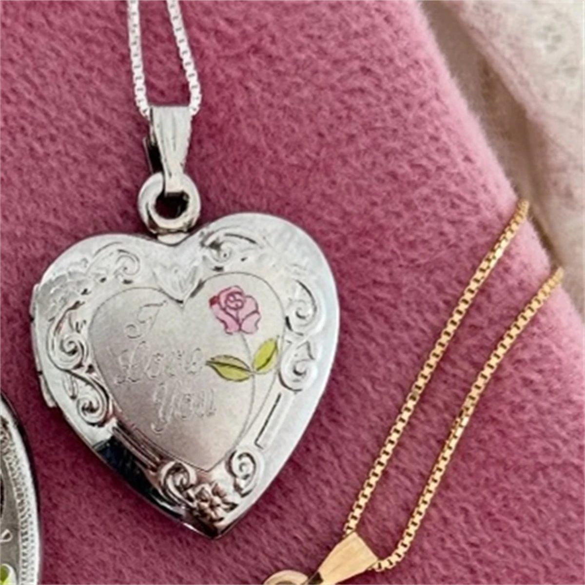 Retro Love Box Anhänger Halskette Herzförmiges Elliptisches Muster Graviert Vergoldet Farbbeständig – Detail 5