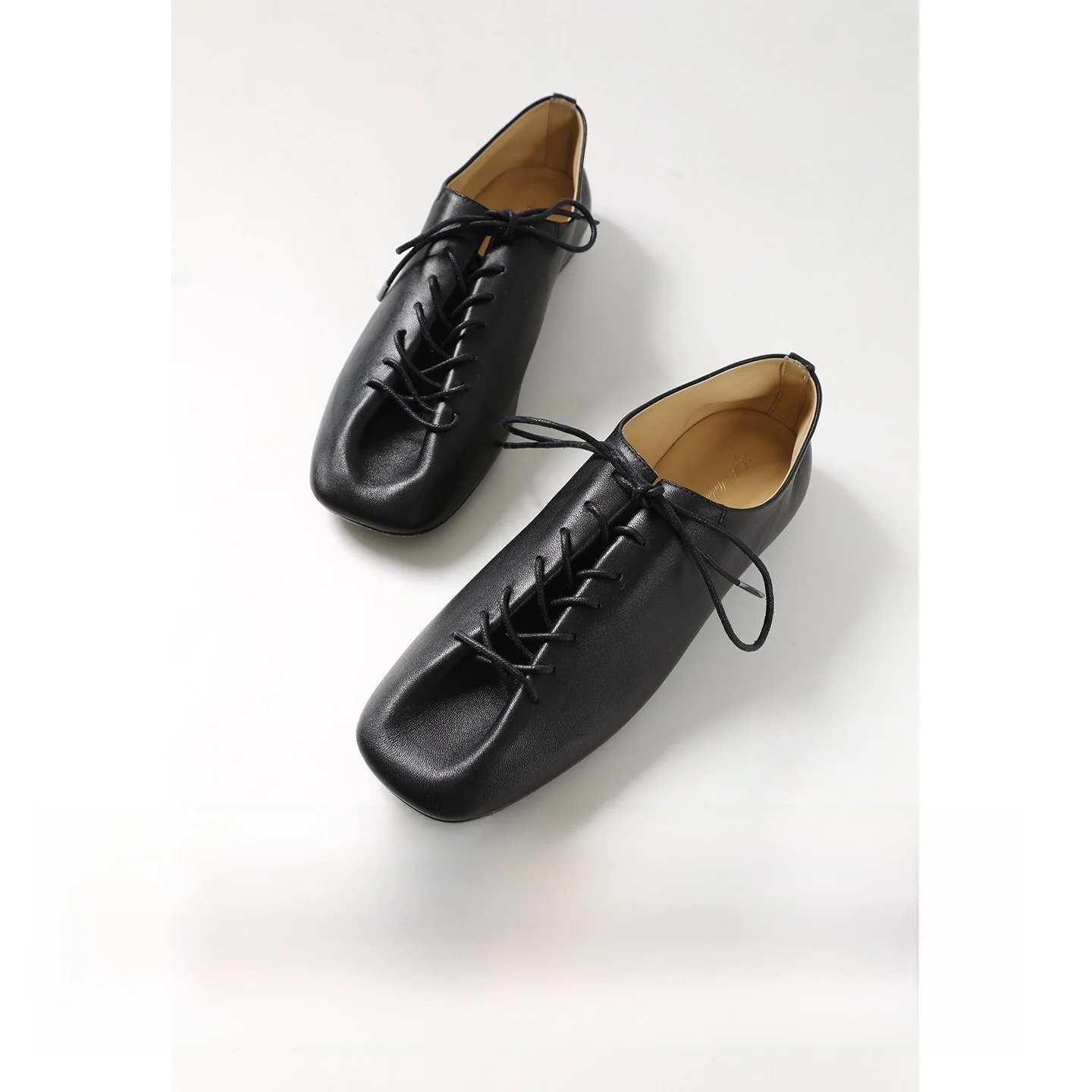 

Кожаные туфли Ayuko в винтажном стиле с квадратным носком и пряжкой, женские, для ношения под одеждой, весенняя коллекция, модные