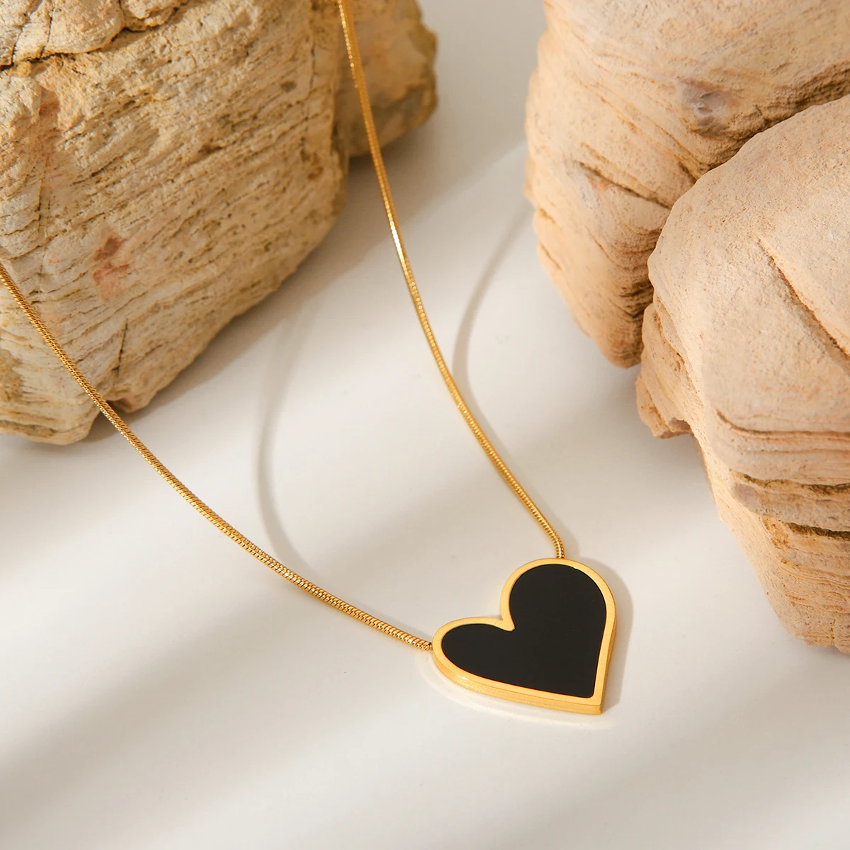 

Huangchao Korean Style Black Heart Pendant Necklace For Woman Girls Stainless Steel Charm Jewelry Valentine'S Day Gift