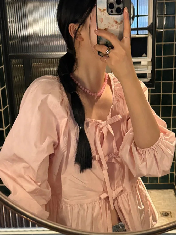 เสื้อเชิ้ตยาวทรงสวยเก๋สำหรับผู้หญิง ดีไซน์โบว์ผูกสไตล์เกาหลี ทันสมัย เหมาะสำหรับสาวๆ วัยรุ่น ไซส์เล็ก สีพื้น