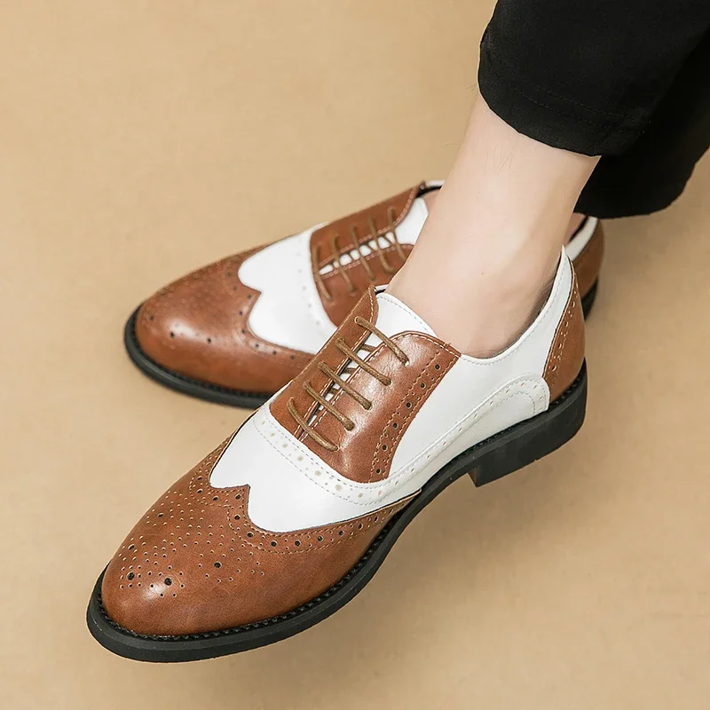 Brand Men's Blok Carving Pointed Banquet Wedding Leather Shoes Spring New Men's Comfortable Lace Up Business Oxford Shoes