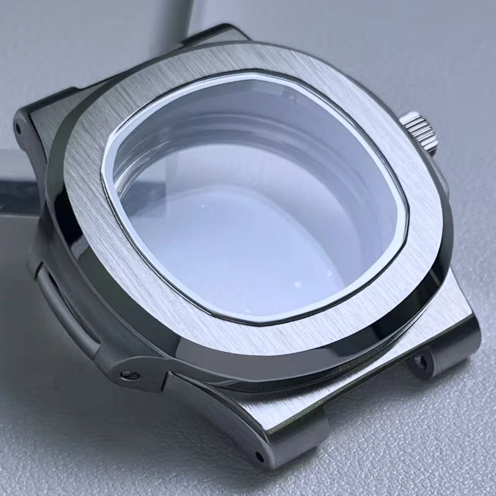 The new 40mm case is compatible with a 30.5mm dial, NH35 movement, waterproof transparent glass back cover and watch accessories