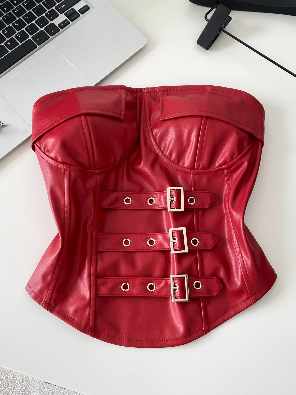 Ceco sin Mangas con Botones y Diseño de Chica Picante Pure Desire, Top de Chaqueta de Cuero Versátil que Ajusta la Cintura...