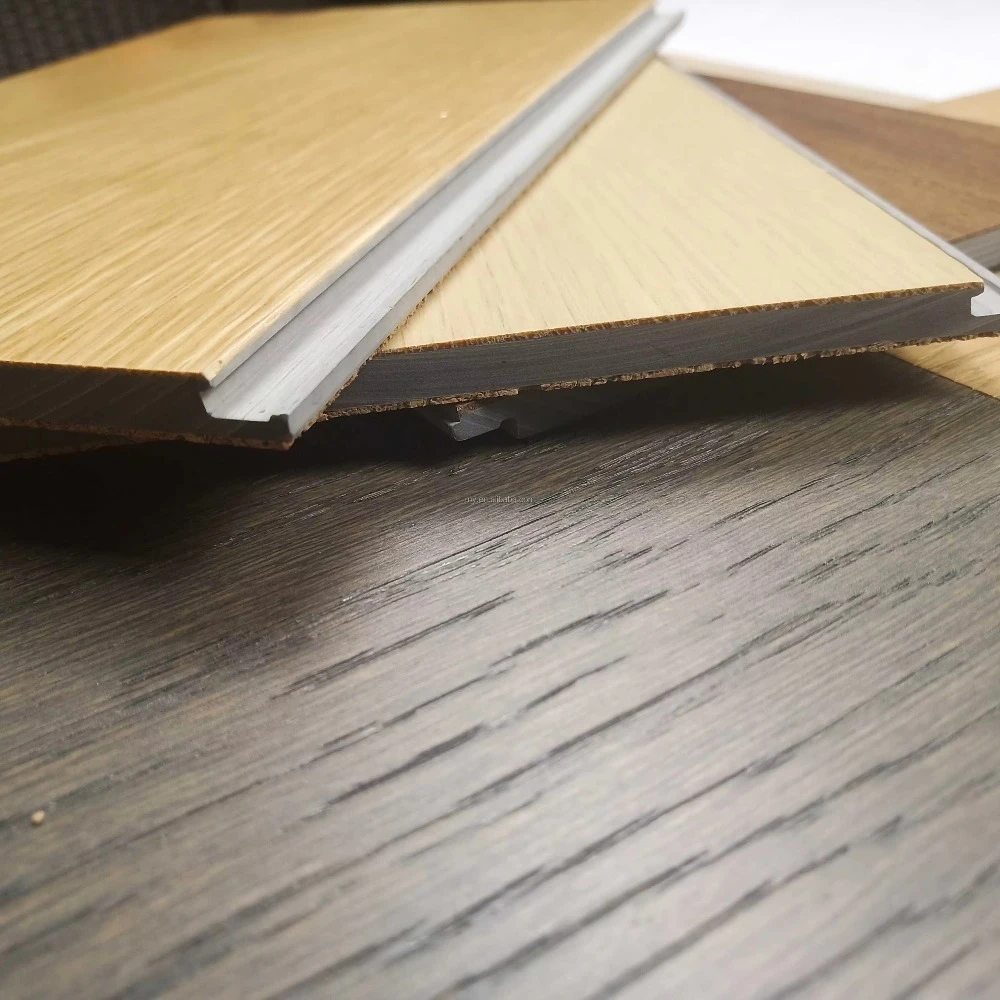 Pavimento impiallacciato in legno massello naturale impermeabile versione personalizzata, pavimento interno antiscivolo