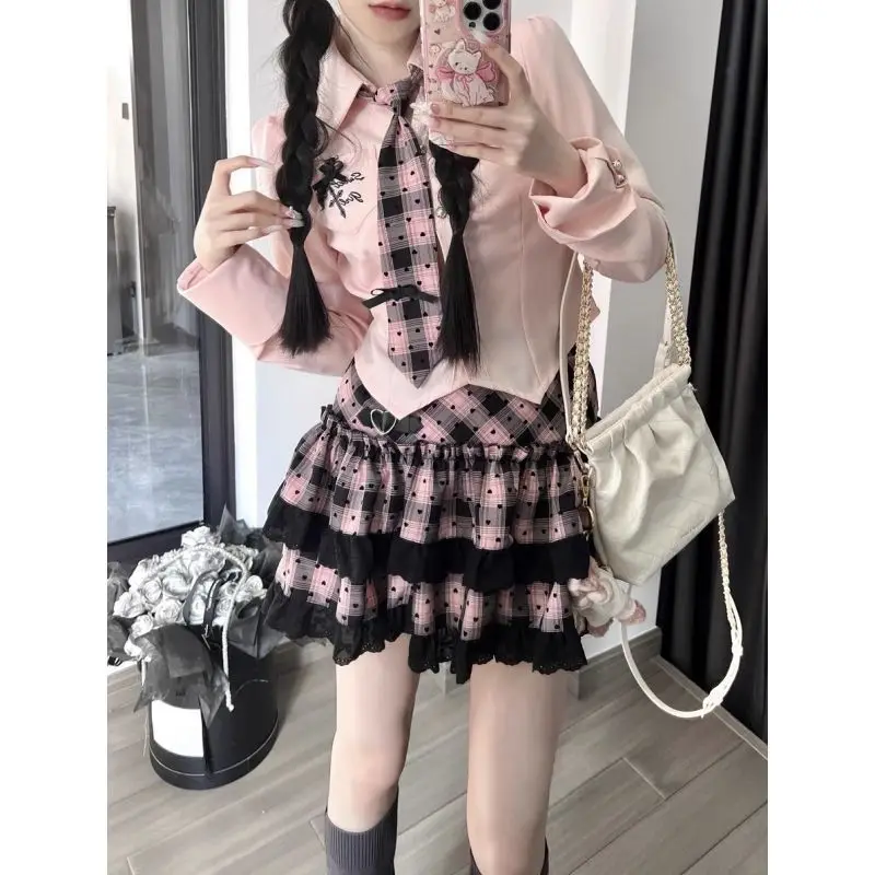 Preppy نمط جديد الدانتيل نحيل 2 قطعة مجموعة النساء تصميم الحلو المرقعة منقوشة تنورة قصيرة الإناث + كم طويل التلبيب الوردي تي شيرت