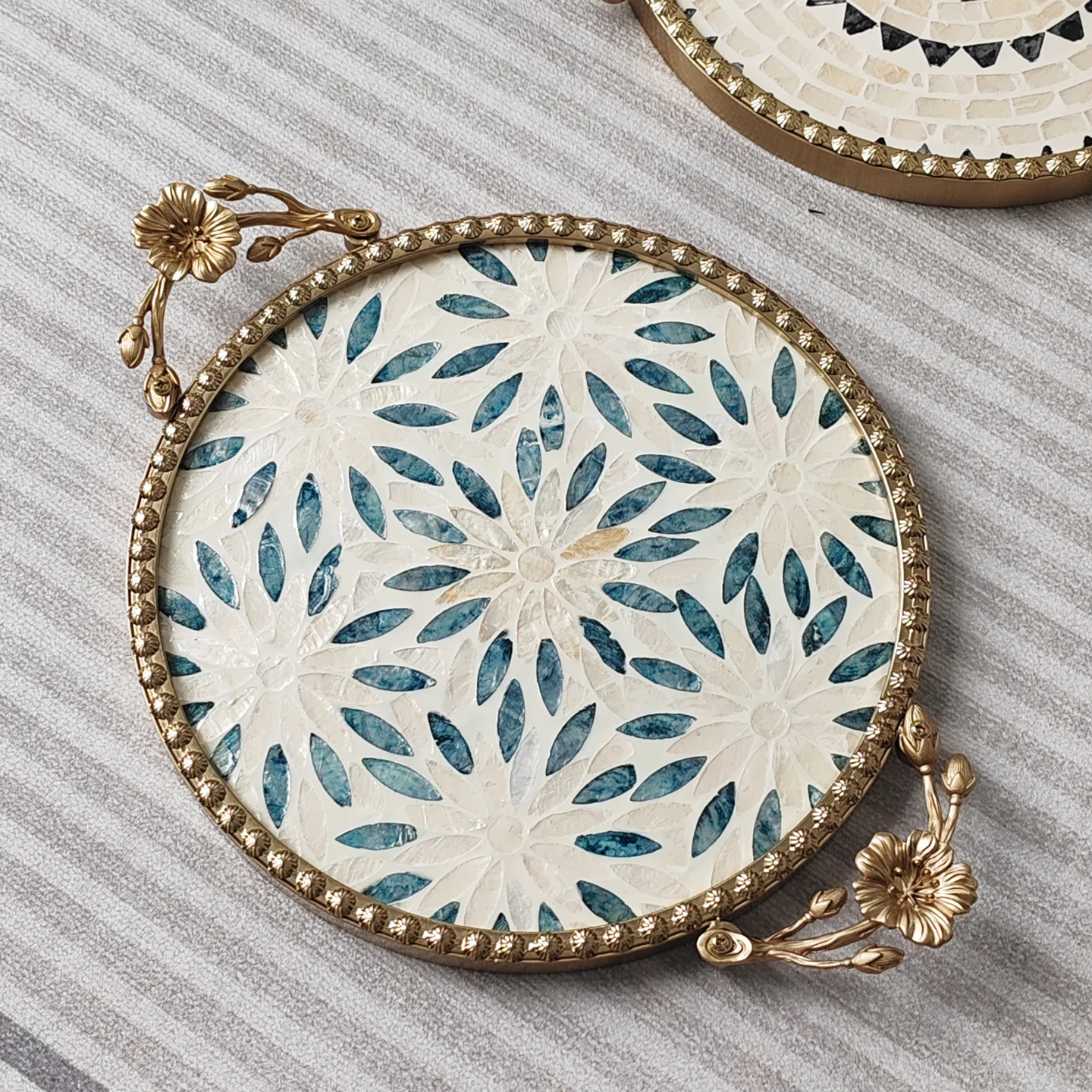 Luxury Skincare Tray - Retro light luxury shell decorative tray