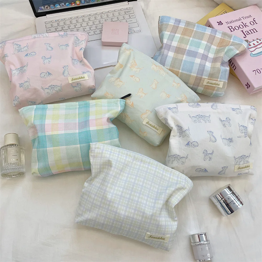 Ins Fresh Makeup Bag Travel Cosmetic Organizer Women Cosmetic Bag Portable Skincare Storage Bags Toilet Bag Makeup Organizer