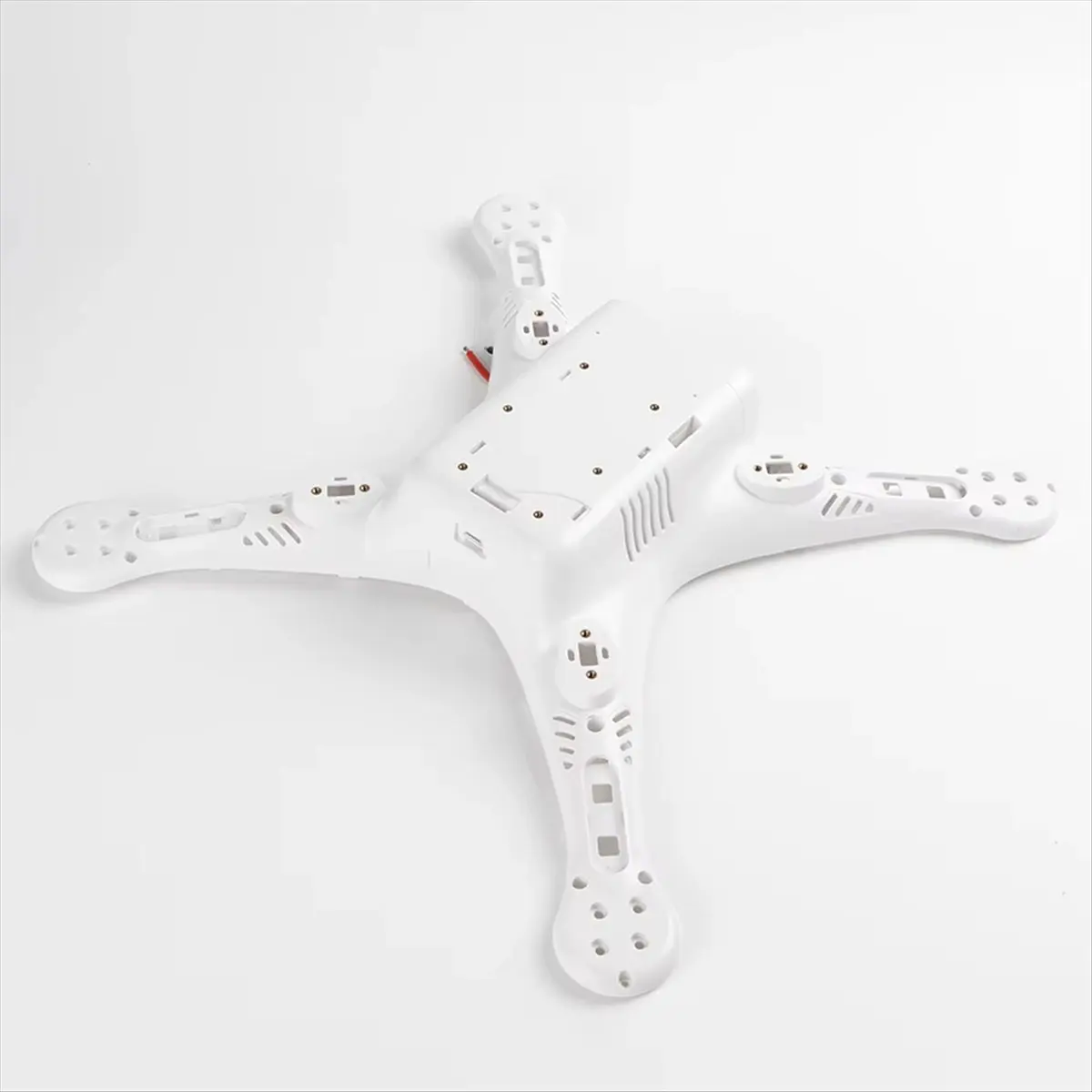 

Для ремонта дронов Phantom 3A/P — полный комплект корпуса с верхними средними нижними секциями и шасси [Дневник жизни]