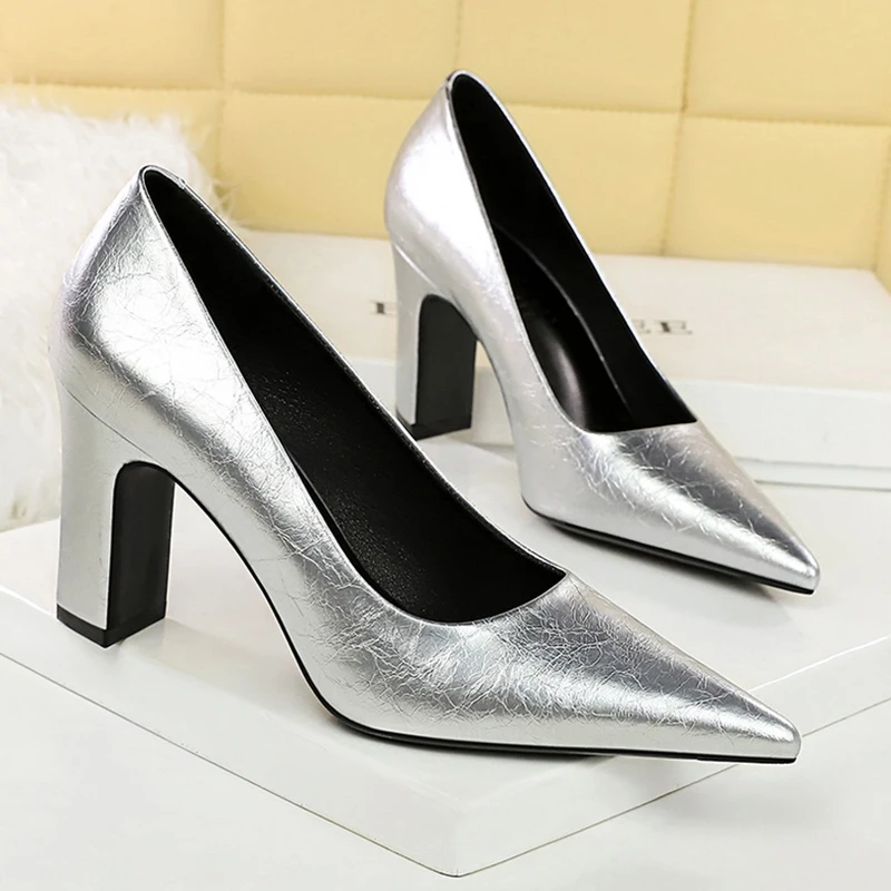 

Женские модные туфли-лодочки на блестящем серебристом каблуке-босоножке высотой 9 см, элегантные туфли с острым носком для вечеринок и свиданий