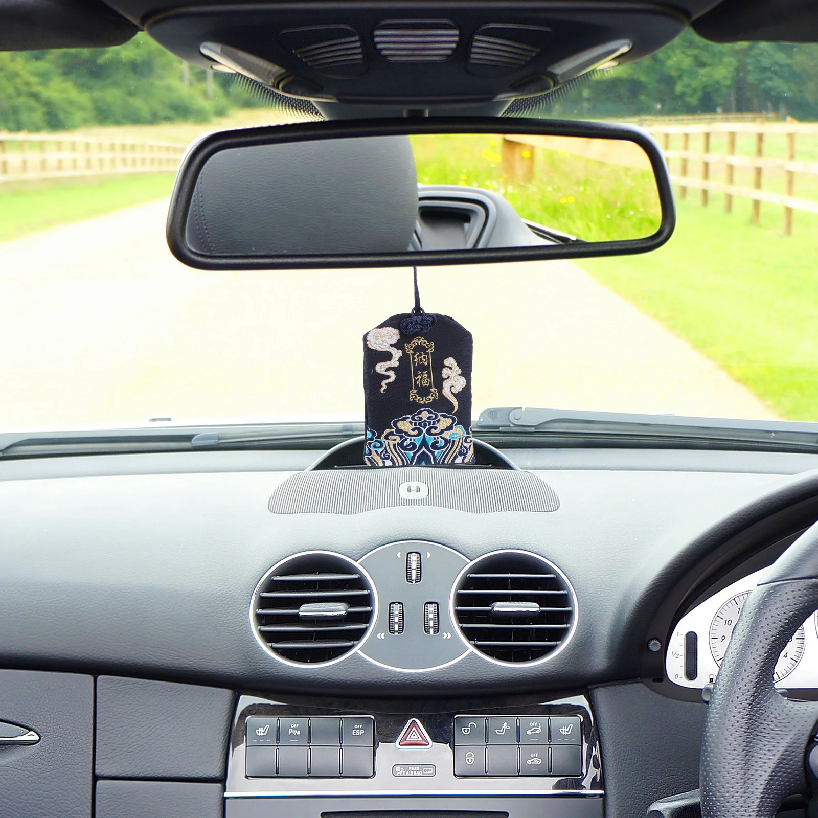 

1pc Japanese Omamori Charm Lucky Hanging Sachet For Car Home Office Protection Blessings Pendant Good Luck Amulet Keychain Gift