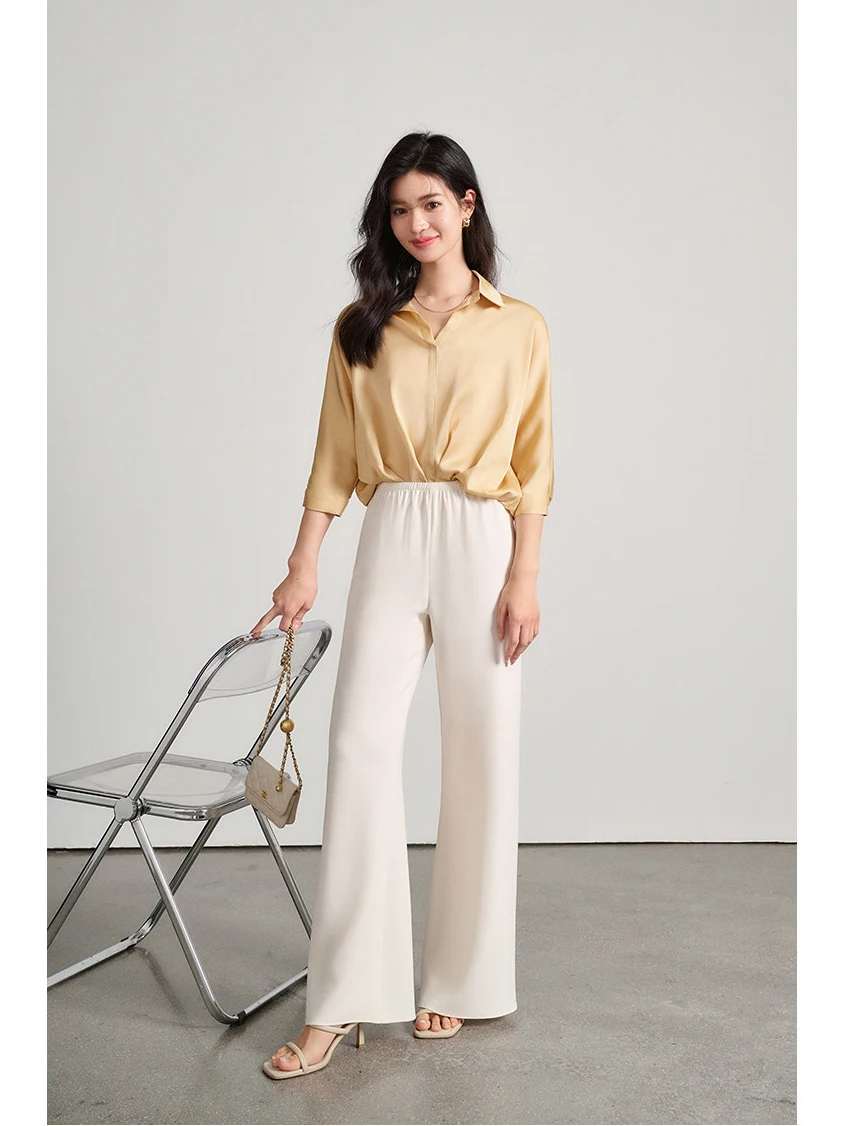 

Шелковая атласная блузка с рукавами «летучая мышь» и плиссировкой на талии, немнущаяся, комфортная, дышащая, женская.