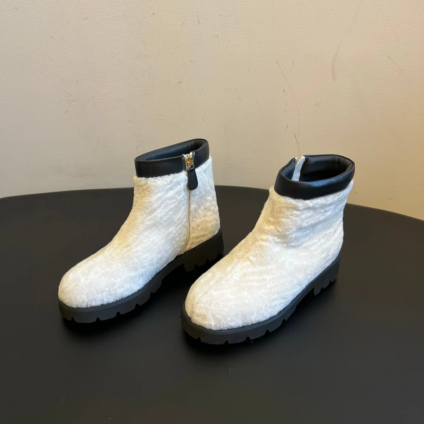 

Лидер продаж, женская обувь, женские ботильоны, роскошный дизайн, круглый носок, подкладка из овчины, подошва из натуральной кожи, шерстяной верх, размер 35-41