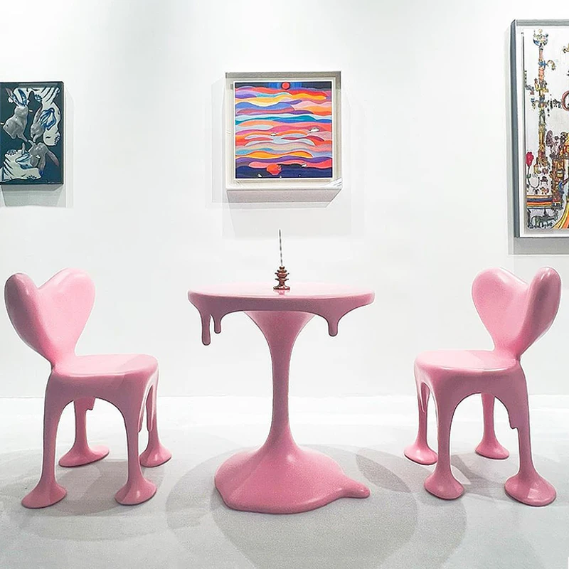 

Creative heart-shaped lounge chair made of fiberglass for bedrooms and living rooms