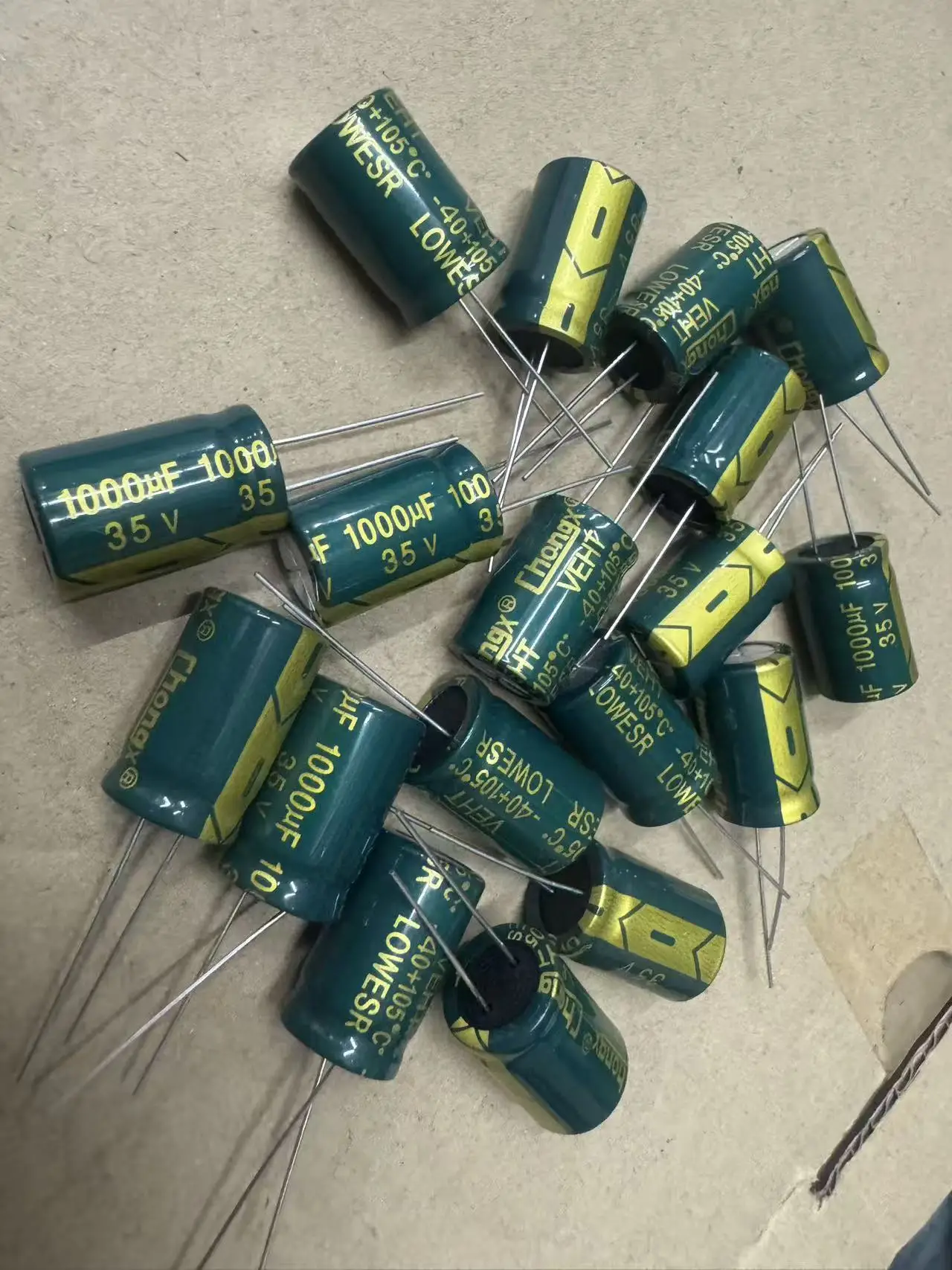 High Frequency Low  Aluminum Capacitor 6.3V 10V 16V 25V 35V 50V 63V 80V 100V 250V 400V 450V 10UF-10000UF 22UF 100UF 220UF 470UF