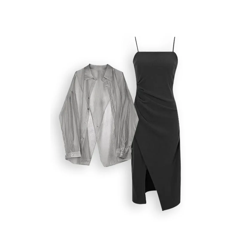 Biały długi sweter damski, elegancki, z charakterem, dopasowany, w stylu spicy girl, na ramiączkach, nowy, podkreślający talię, z rozcięciem.