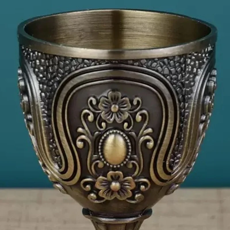 كأس أوروبي، كأس محمول عتيق من خليط معدني، كوب فودكا صغير منحوت، ديكور غرفة المعيشة على سطح الطاولة الإبداعي، قطعة واحدة #5