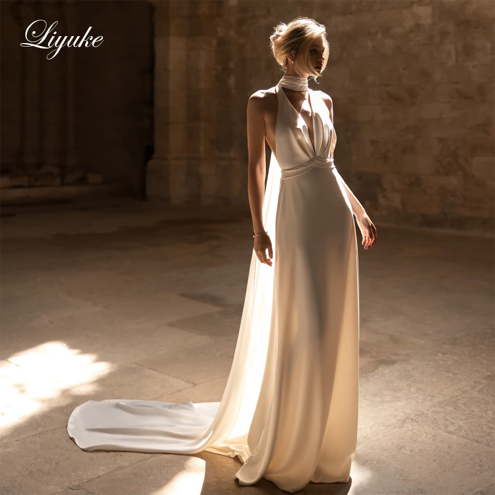 Liyuke Attrackable Style V-Neck Sheath Women Wedding Dresses Sleeveless Backless V-Neck Pleats Trumpet Bridal Gowns