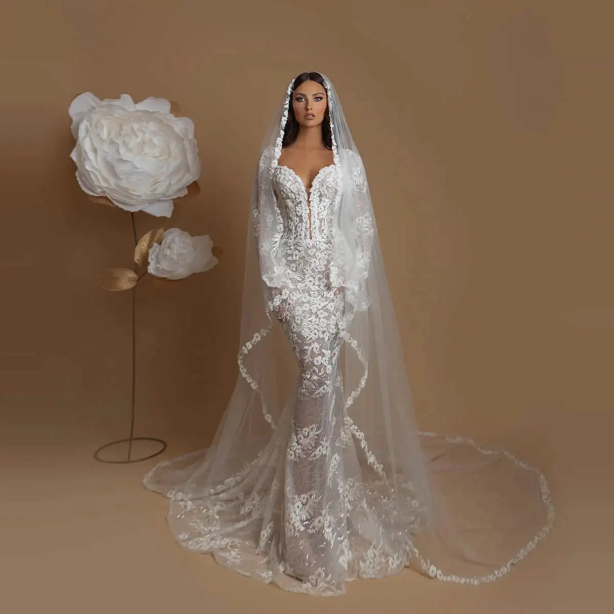 Robe de mariée sirène sexy avec voile, perles scintillantes, manches longues, robes de patients en dentelle, sur mesure, quelle que soit la mariée, train de balayage