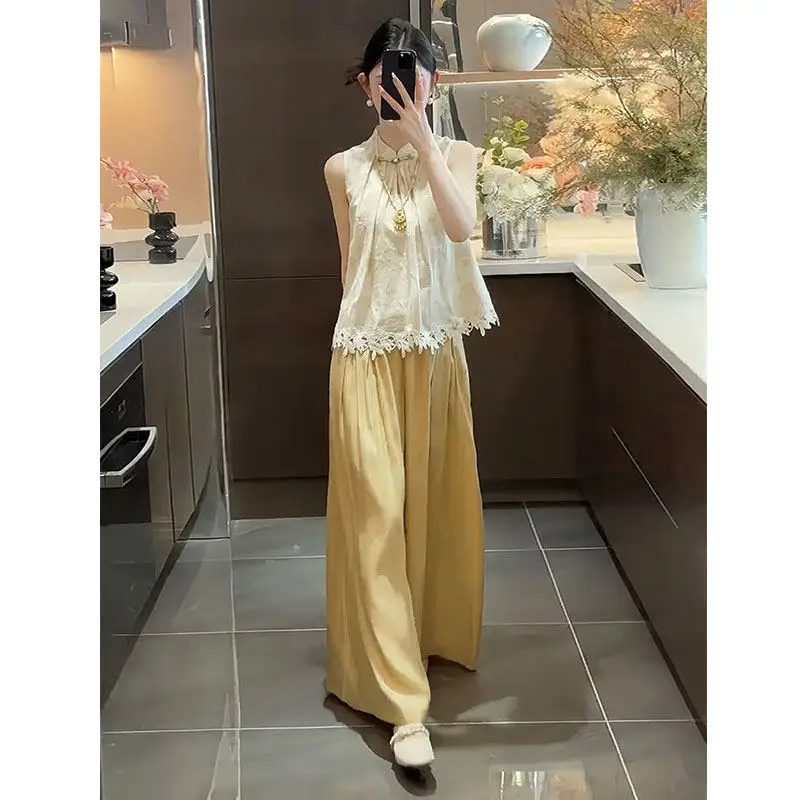 

Fashion Suit Women's 2026 Summer New Item Lace Embroidery Pleated Buckle Shirt Casual Pants Two-piece Set
