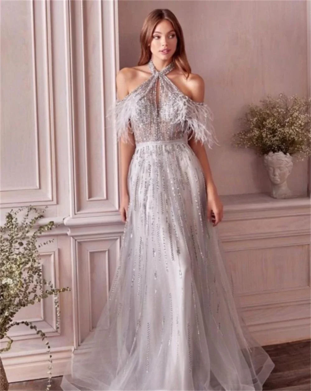 Abito da ballo elegante Halter Empire Graduation Dresses Off the Shoulder lunghezza del pavimento piume paillettes Organza abiti da sera formali