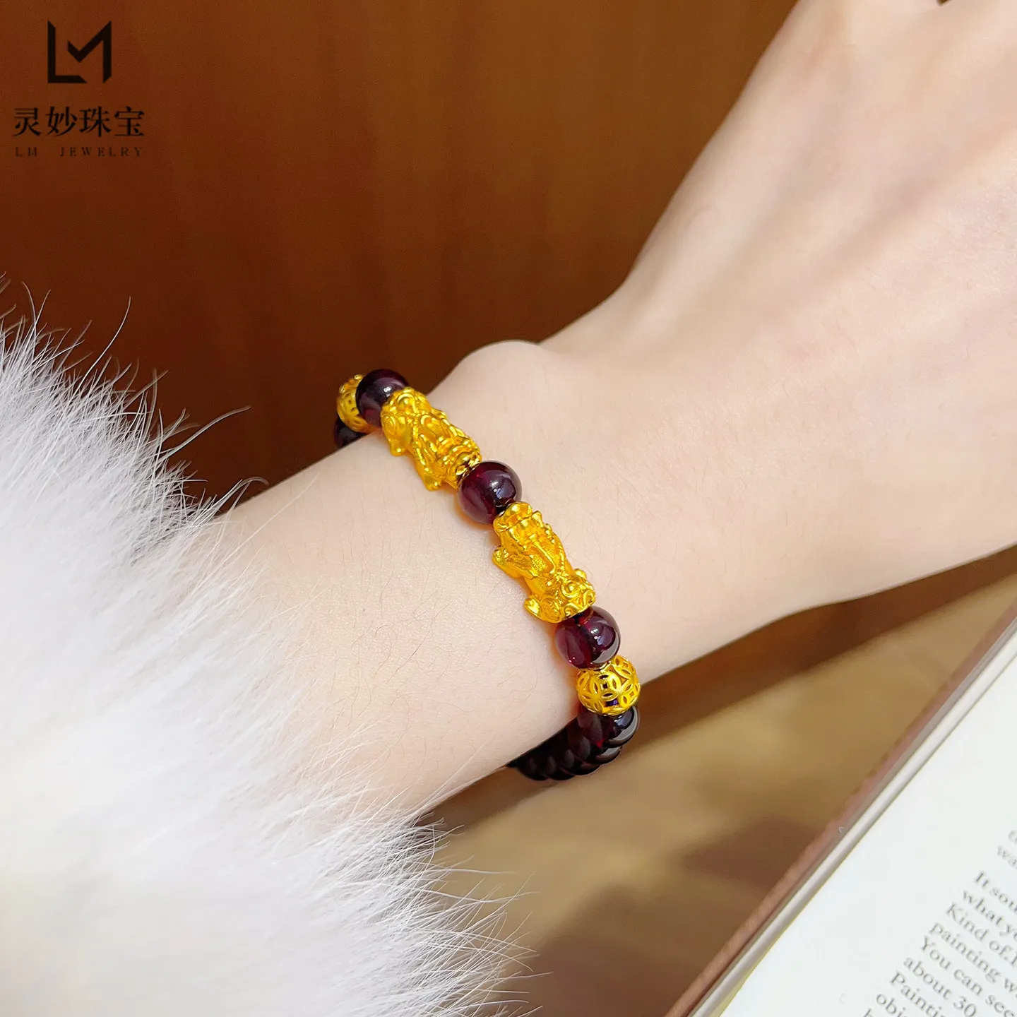 Light Luxury Hollow Coin Bead Pixiu Garnet Color Bracelet Women 24K Gold AU999 Chinese Style Eye-Catching