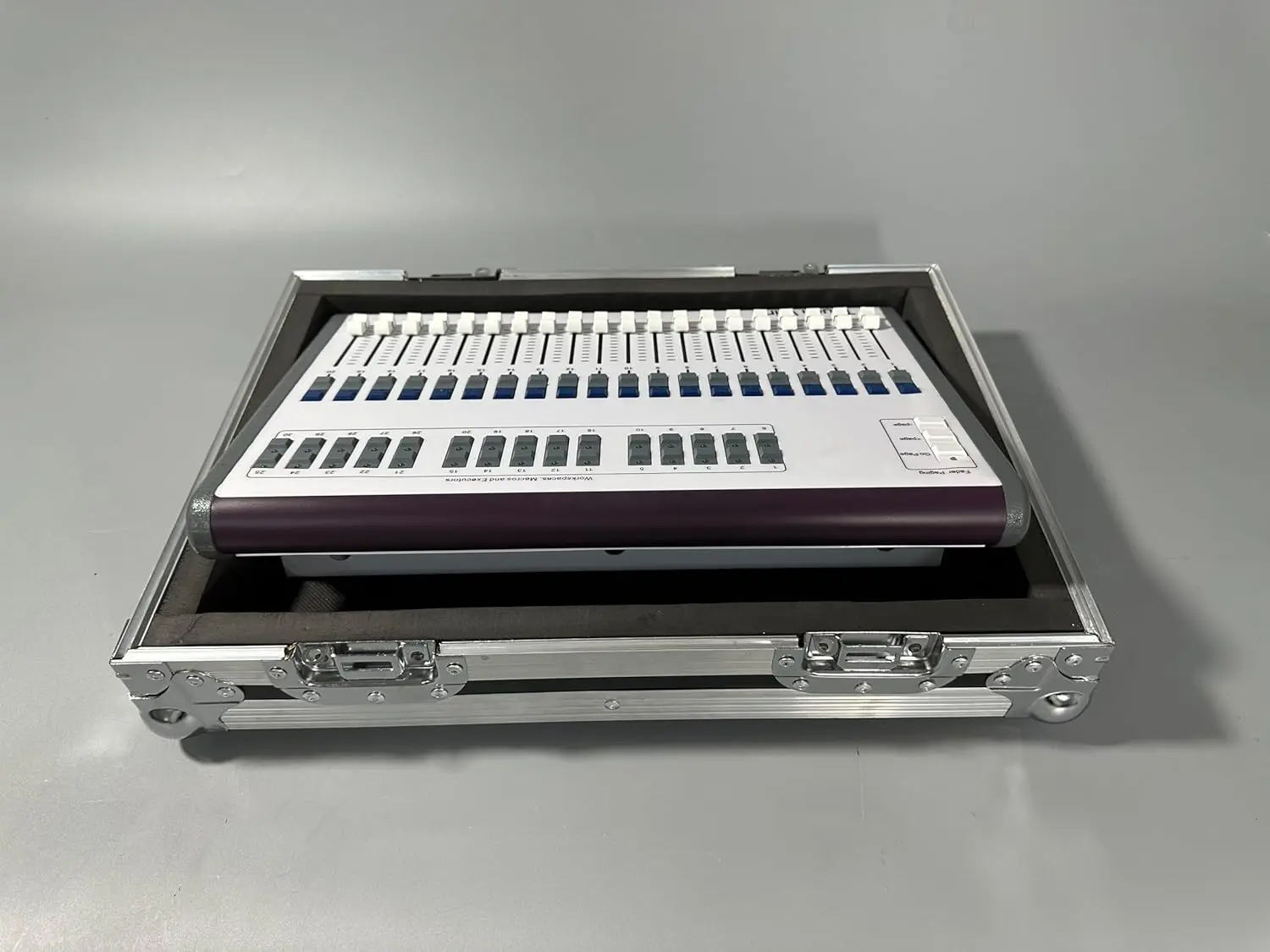 Touch Wing DJ Controller compatible with Titan Console Titan Mobile TT Quarz 192 Tiger Touch Pro Plus for Par Moving Head Light