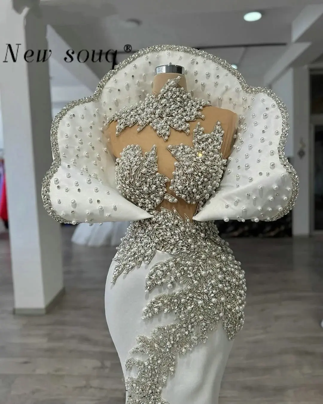 

Designer Heavy Pearls Beaded Ivory Mermaid Satin Evening Dresses Customized Dubai Long Formal Wedding Engagement Party Gowns