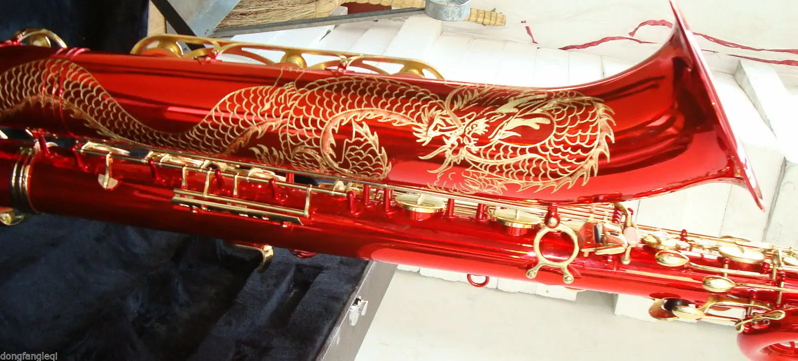 Eastern music Red lacquer gold key Baritone Saxophone with dragon engravings