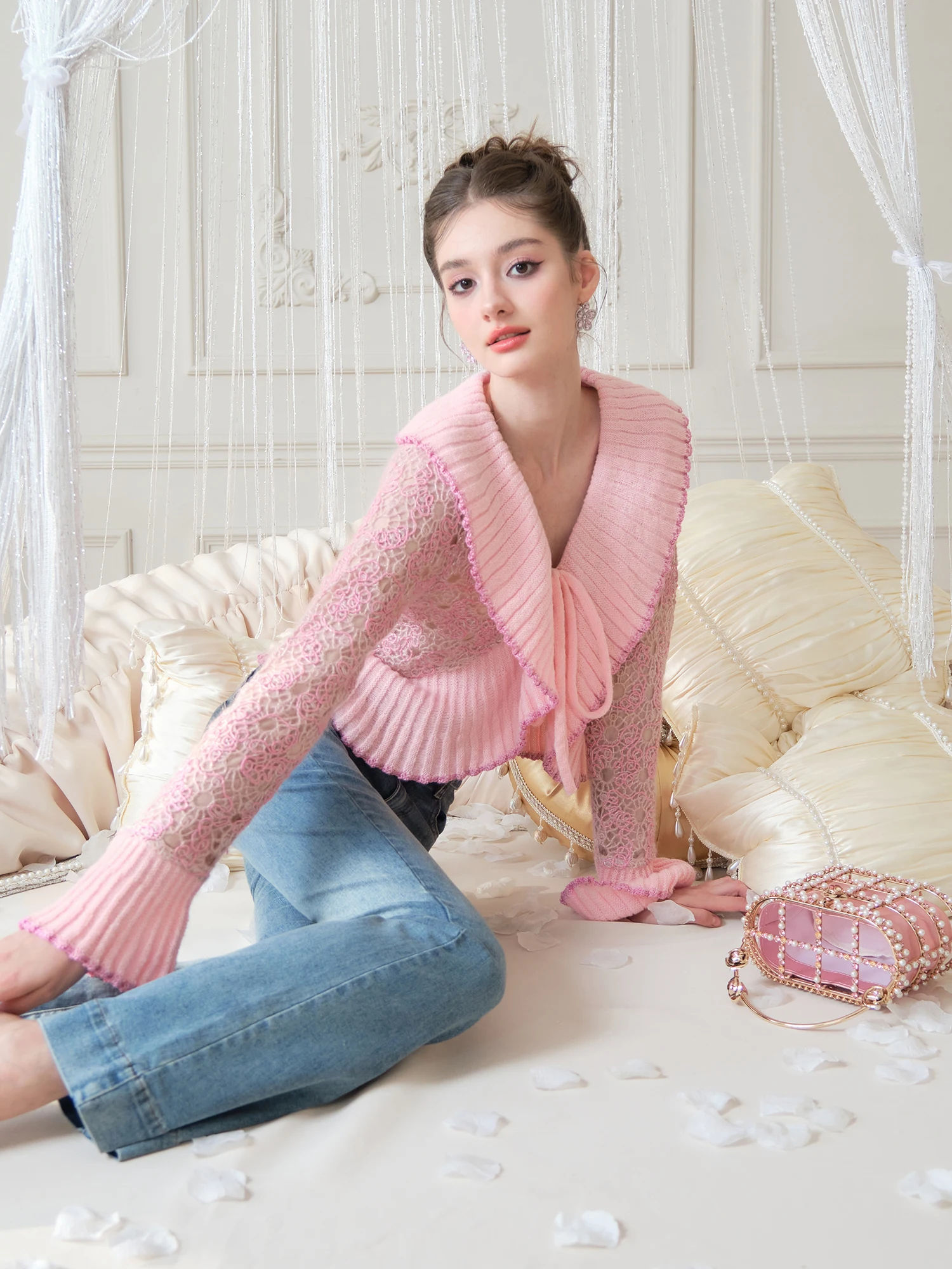 

Модный вязаный свитер для женщин с ажурным дизайном, новинка весенней коллекции, из нейлона и шерсти, стандартной длины.