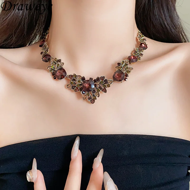 Draweye Vintage Leaf Necklaces for Women Medieval Style Hyperbole Chokers Jewelry Fashion Rhinestones Collares Para Mujer