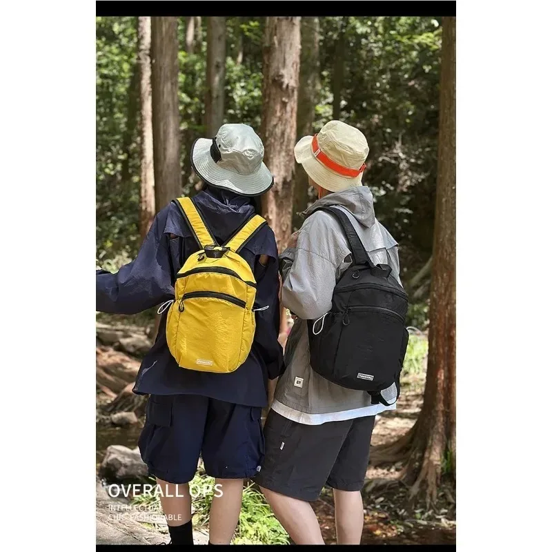 

Новый простой студенческий рюкзак: легкий и портативный, подходит для занятий спортом и короткими поездами.