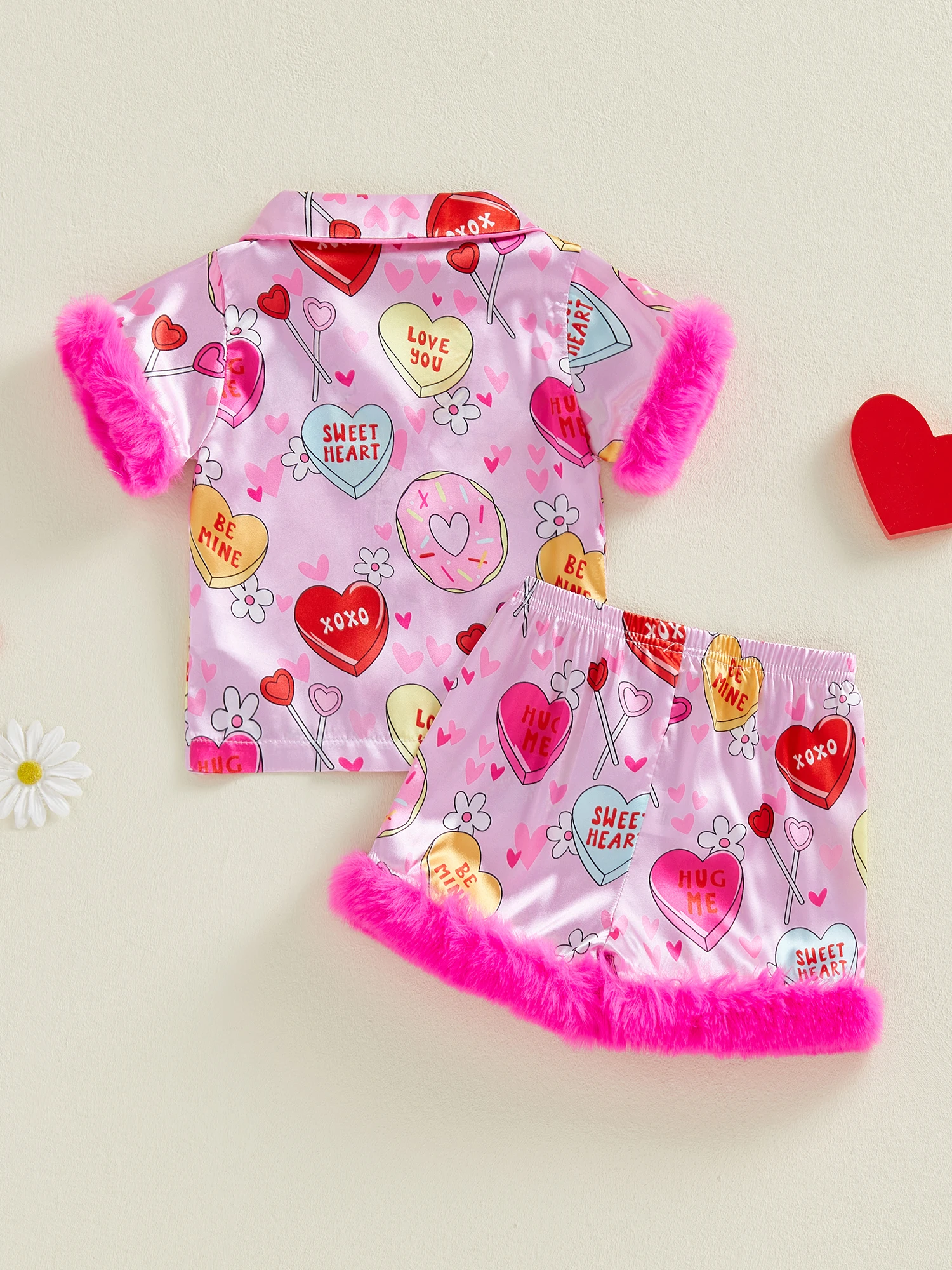 

Очаровательный пижамный комплект ко Дню святого Валентина для маленьких девочек с милым принтом в виде сердца, стильный V-образный вырез с лацканами и уютные шорты для ребенка