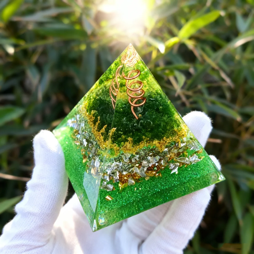 1 قطعة زخرفة الهرم كريستال تمثال الحصى الراتنج ، سطح المكتب المنزلي الحلي اليدوية ، كريستال العمود سلسلة قطرة الحصى