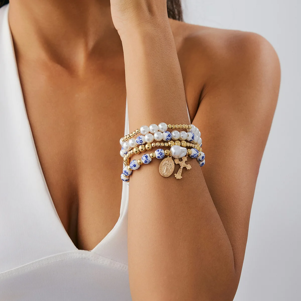4pcs/set Blue and White Porcelain Imitation Pearl Bracelet for Women Handmade Gold Color Bead Hand Strings Cross Pendant Jewelry
