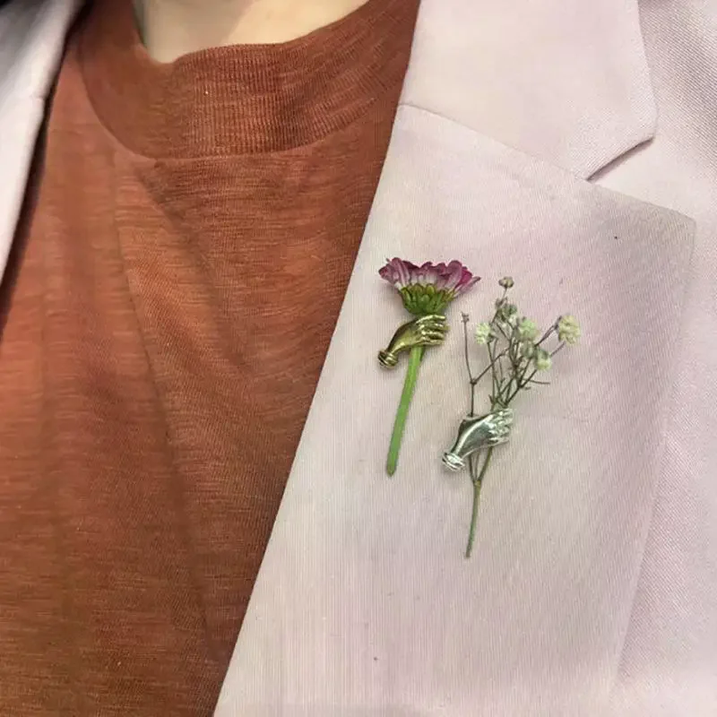 Chic Alloy Hand-held Flower Brooch Pin Scratch Resistant Versatile Suit Accessory for Women Casual Outing Date Wear