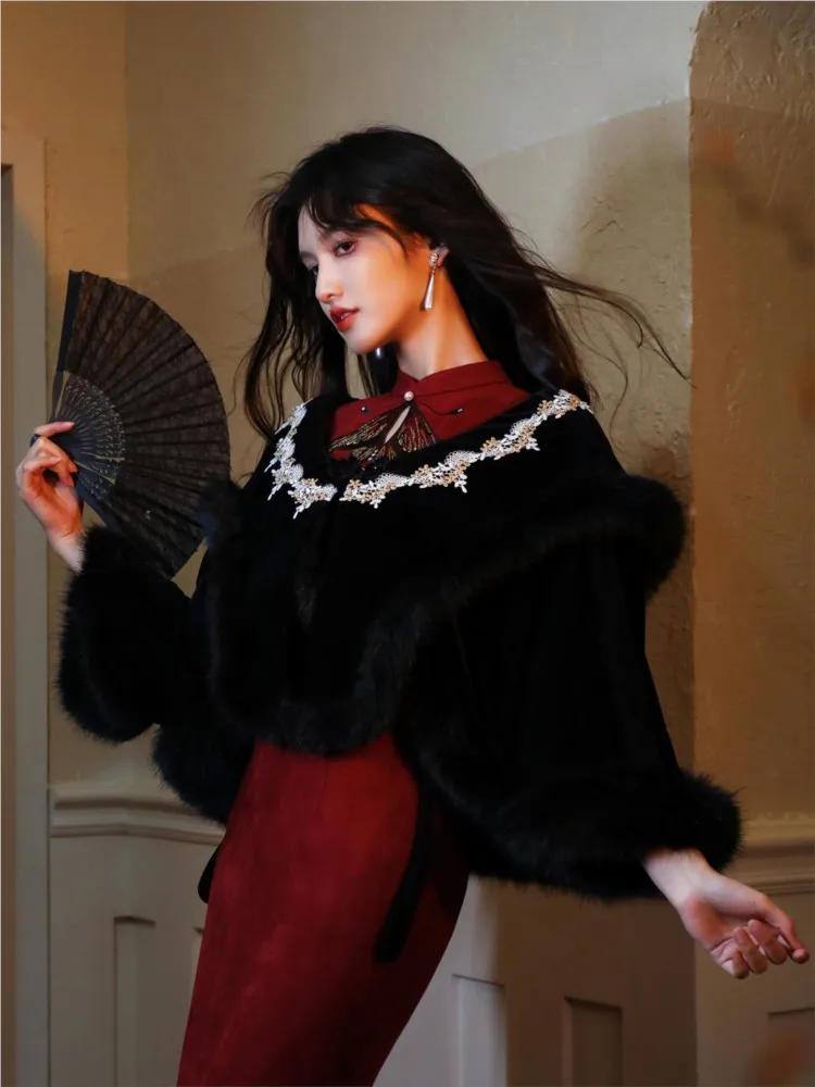 

New Chinese-style fleece and thickened fur all-purpose black design sense cape warm coat short