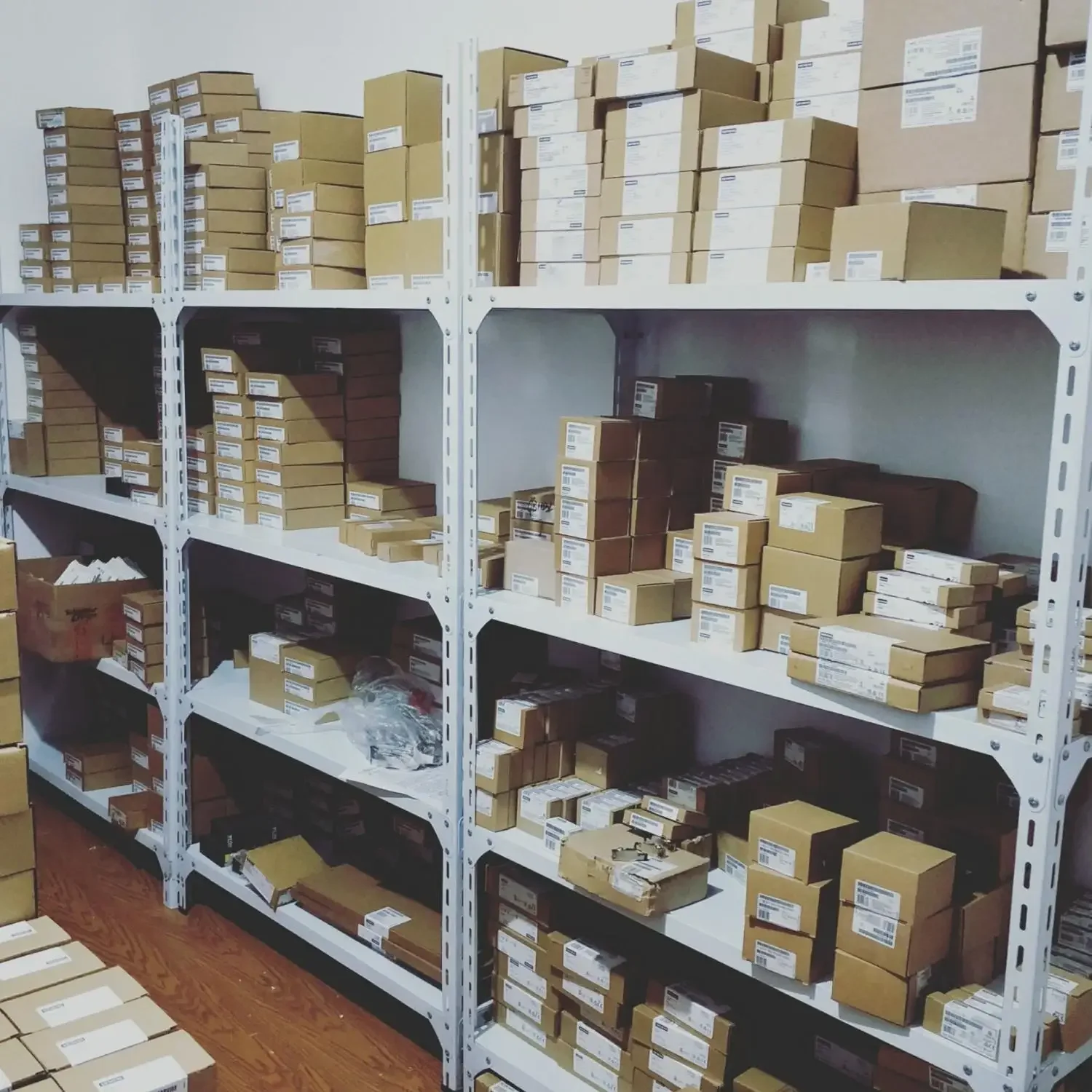 Neuer originaler einphasiger Servoantrieb MR-J2S-100B-PY135