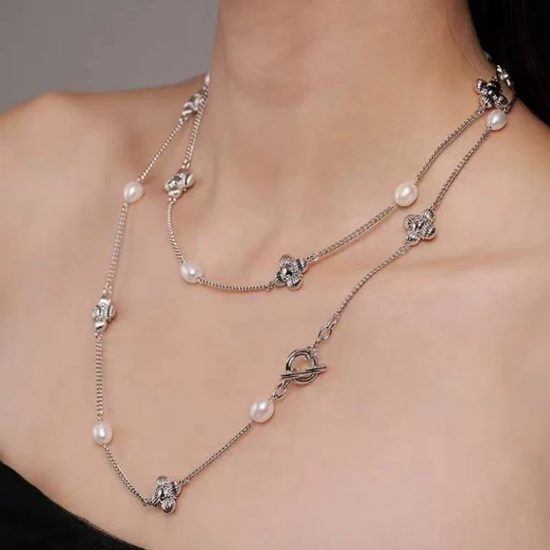 

2026 New Fashionable Classic European and American Luxury Flower Pearl Long Necklace Sweater Chain Fashionable Banquet GIFT