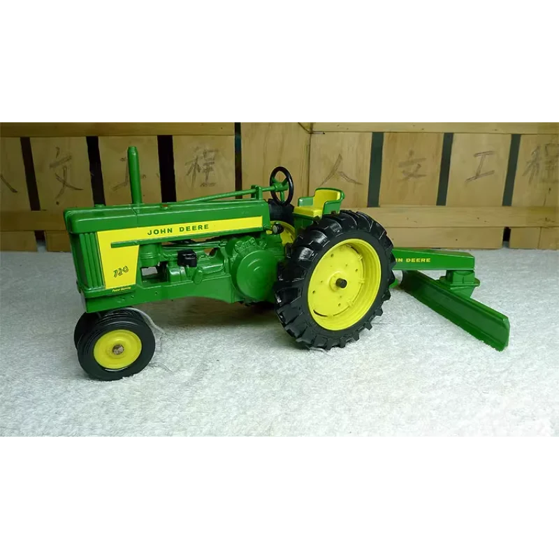 

Diecast ERTL 1:16 Scale 720 Alloy Tractor Model with Snow Shovel Collectible Toy Gift Souvenir Display Ornament