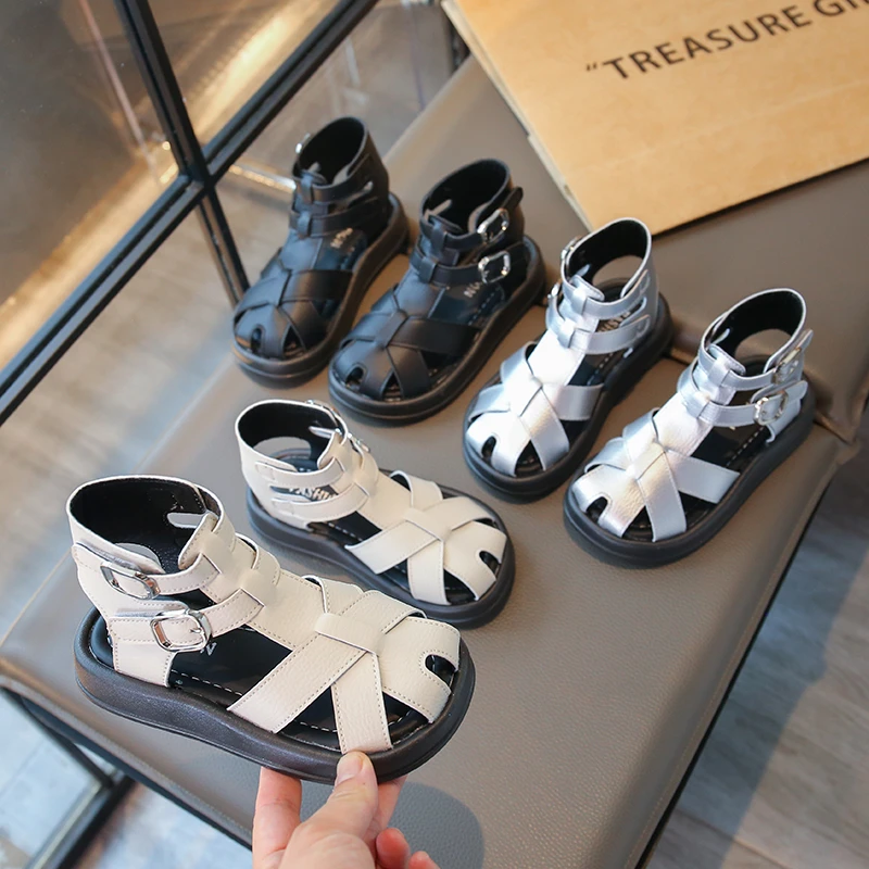 

2026 Summer New Fashion Korean Style Soft Sole Anti-slippery Versatile Cut-outs Beach Shoes Children Casual Sandals for Girls