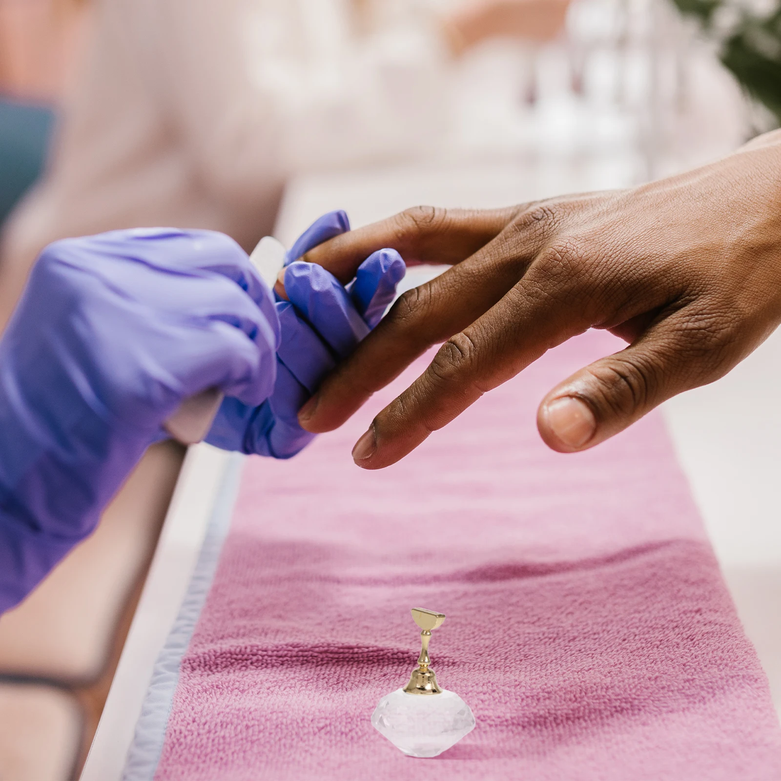 

Nail Art Display Stand Crystal Base for Practice Nail Tips Holder Manicure Kit Training Tool Fingernail Display Stand