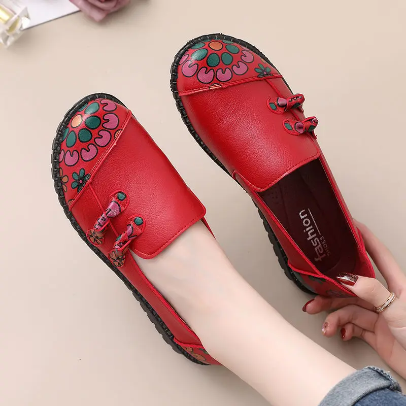 Spring Women Casual Shoes Leather Women Flats Shoes Loafers Slip-on Ladies Light Fur Moccasins Designer Shoes Zapatos Mujer