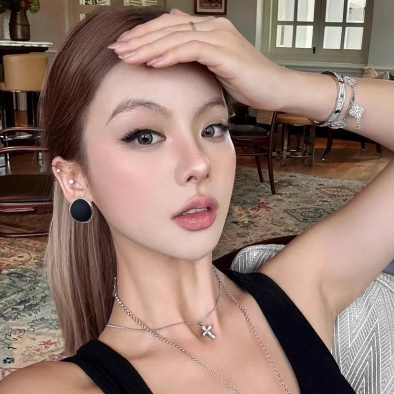 Round Black Natural Stone Frosted Earrings for Women Fashionable Punk style Simple Neutral style Exquisite All-match Jewelry