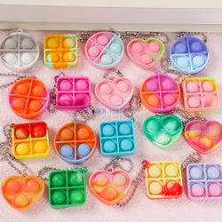 20Pcs 미니 팝 푸시 버블 Fidget 장난감 키 체인 어린이를위한 편안한 스트레스 릴리프 감각 장난감 생일 파티는 Pinata 필러를 선호합니다